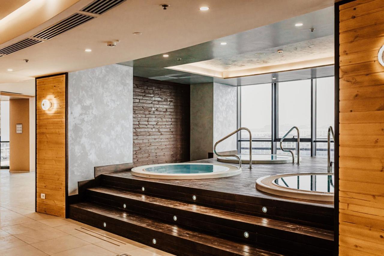 Mercure Almaty City Center Екстериор снимка