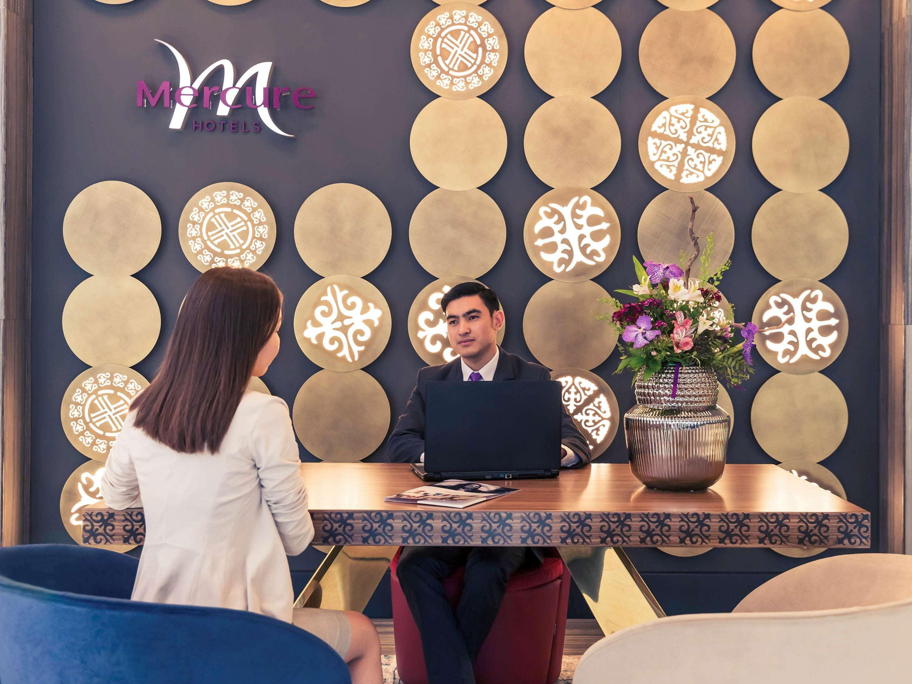 Mercure Almaty City Center Екстериор снимка