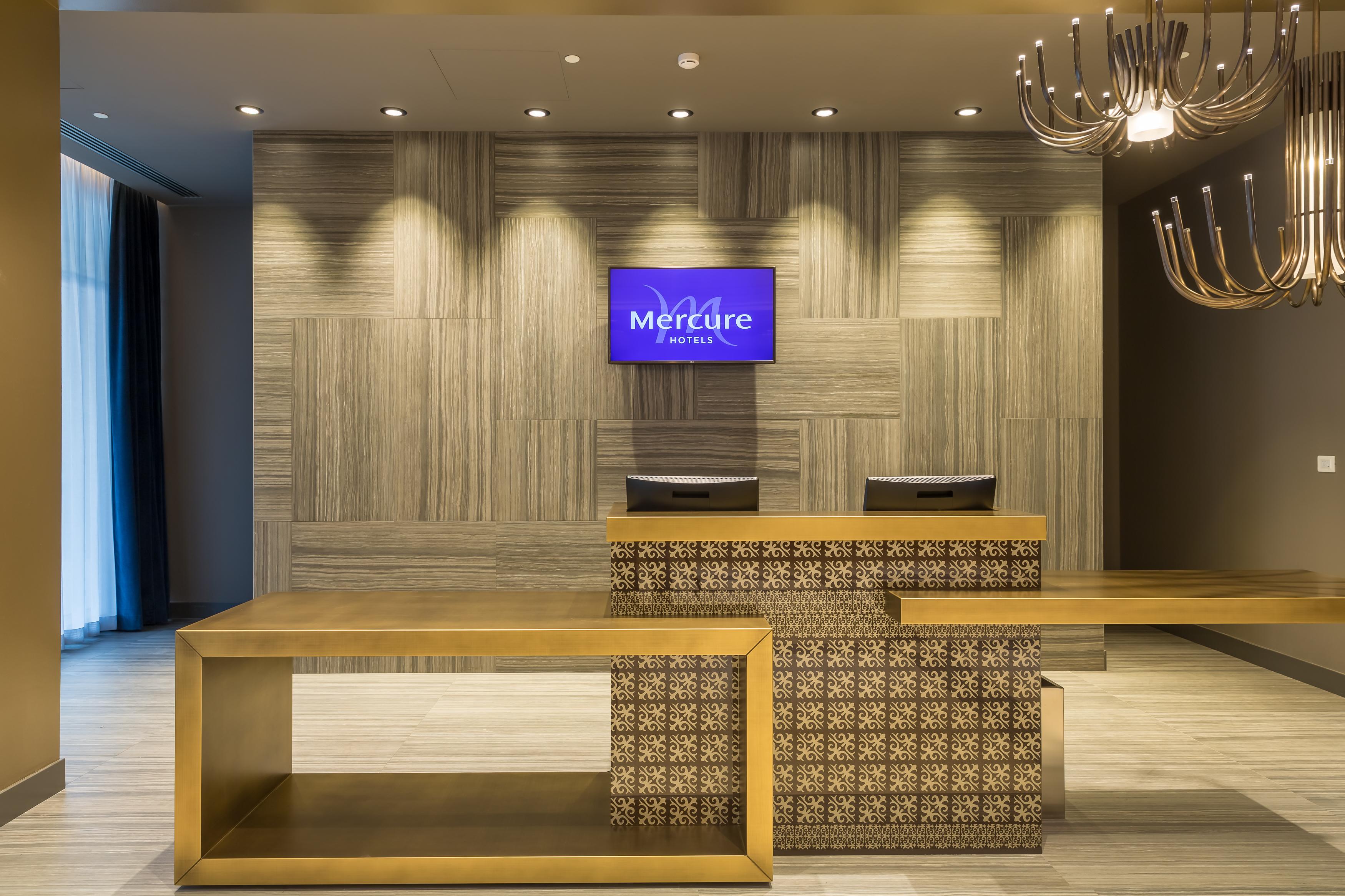 Mercure Almaty City Center Екстериор снимка